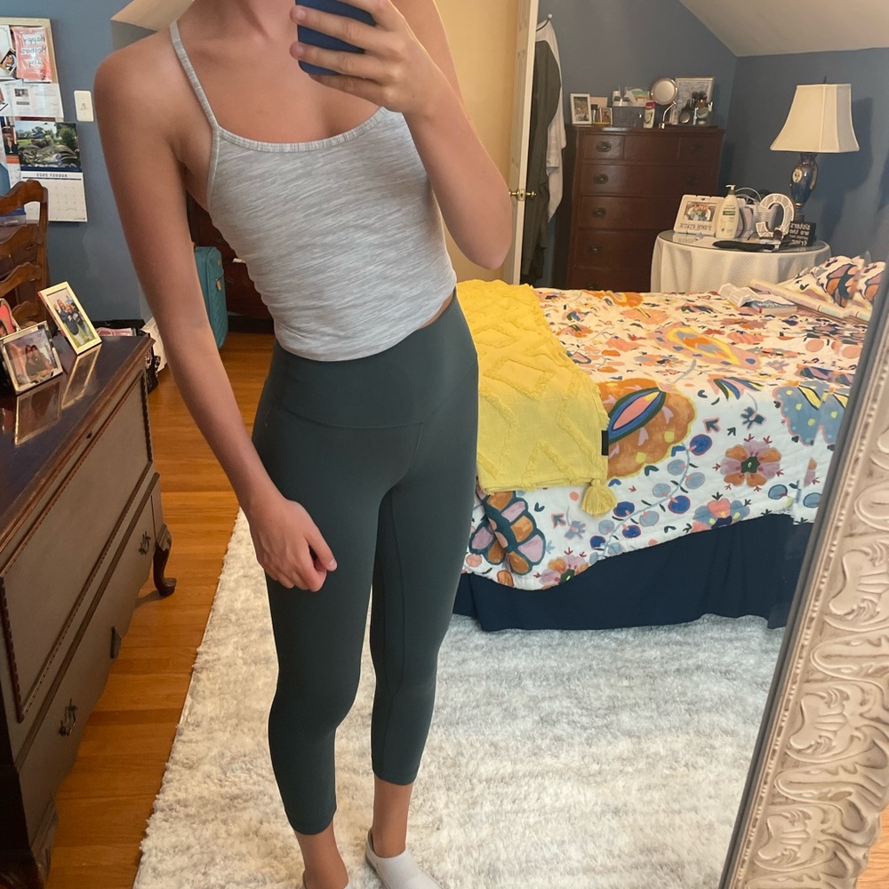 LIKE NEW Green Lululemon 21’ Align Leggings